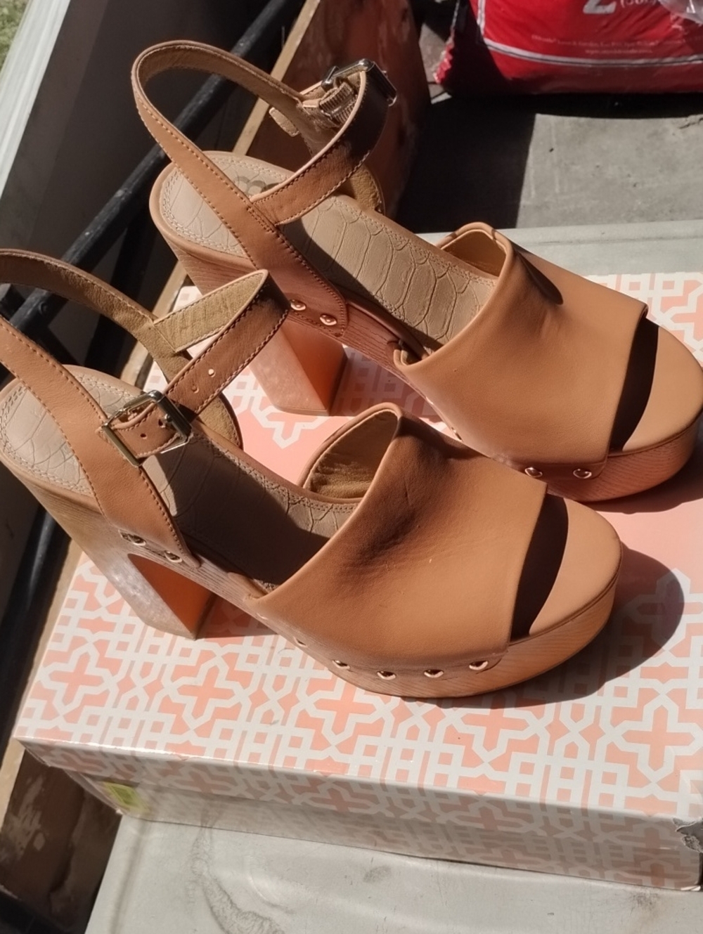 Gianni Bini Tan Platform Slingback Sandals